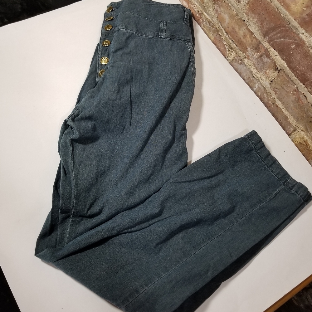 🌲Cavalera Women Jean with button closure size 6?High waisted